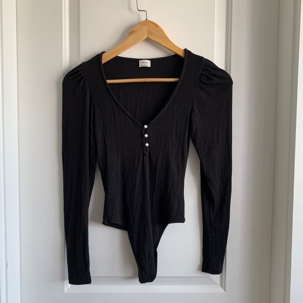 Aritzia Wilfred pearl bodysuit